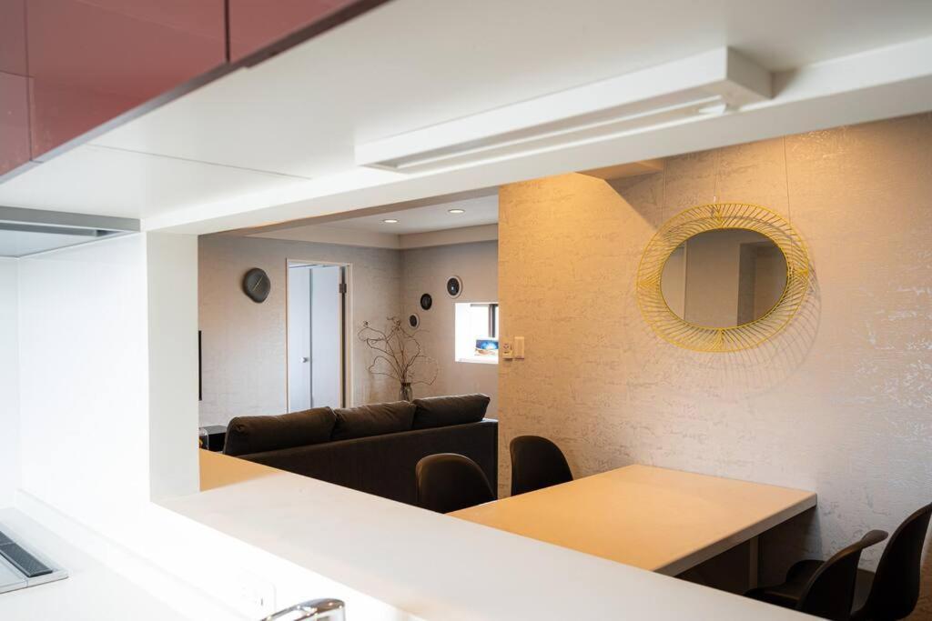 Mon -門- 401 Apartment